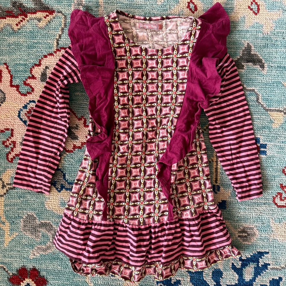 Jelly the Pug dress size 7